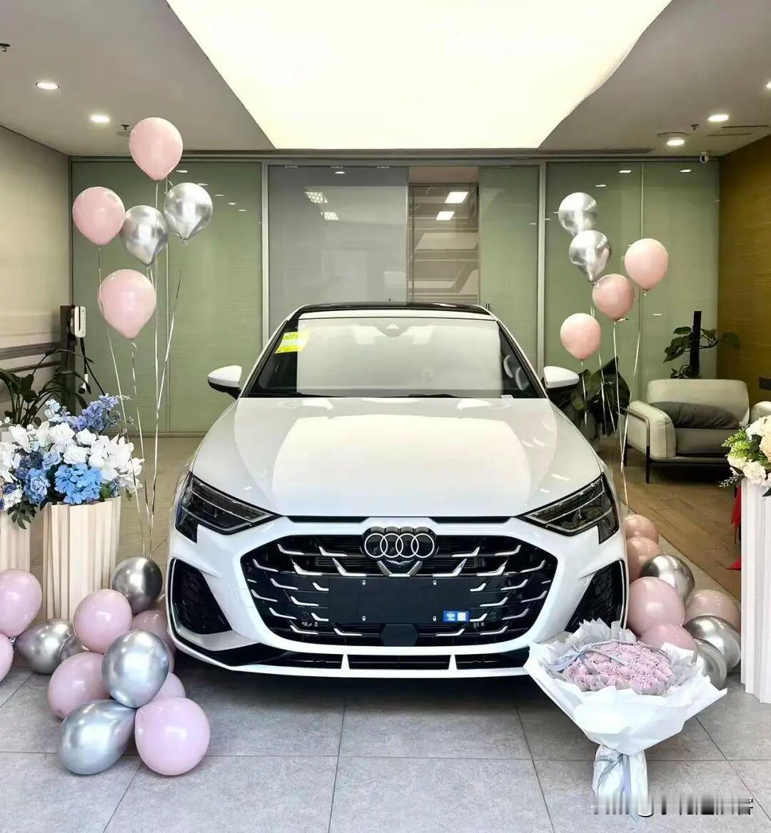 网络消息。近期，多家奥迪经销商将入门级车型A3的终端售价拉至10万元区间，个别促