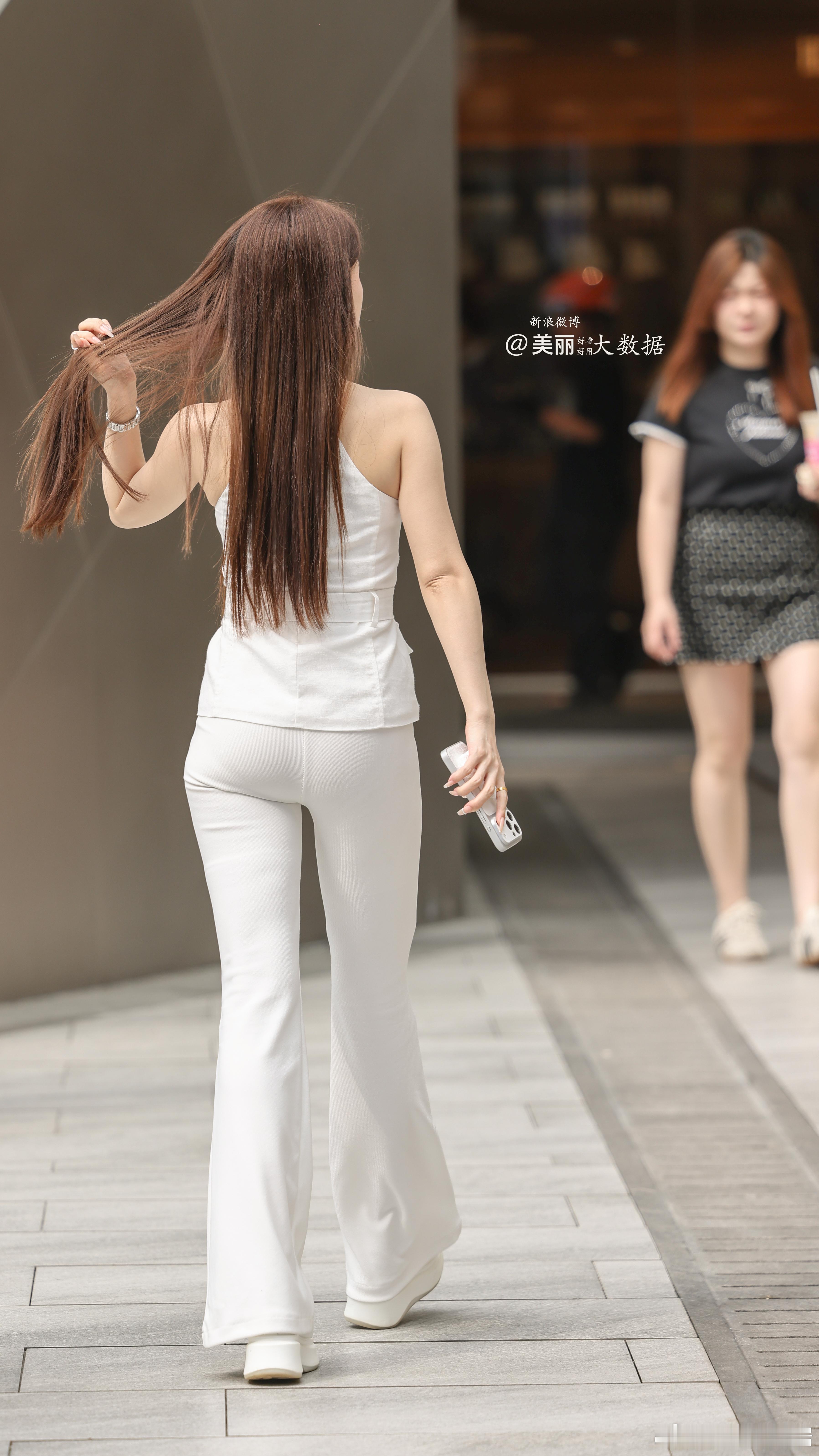 好看不嫌多。