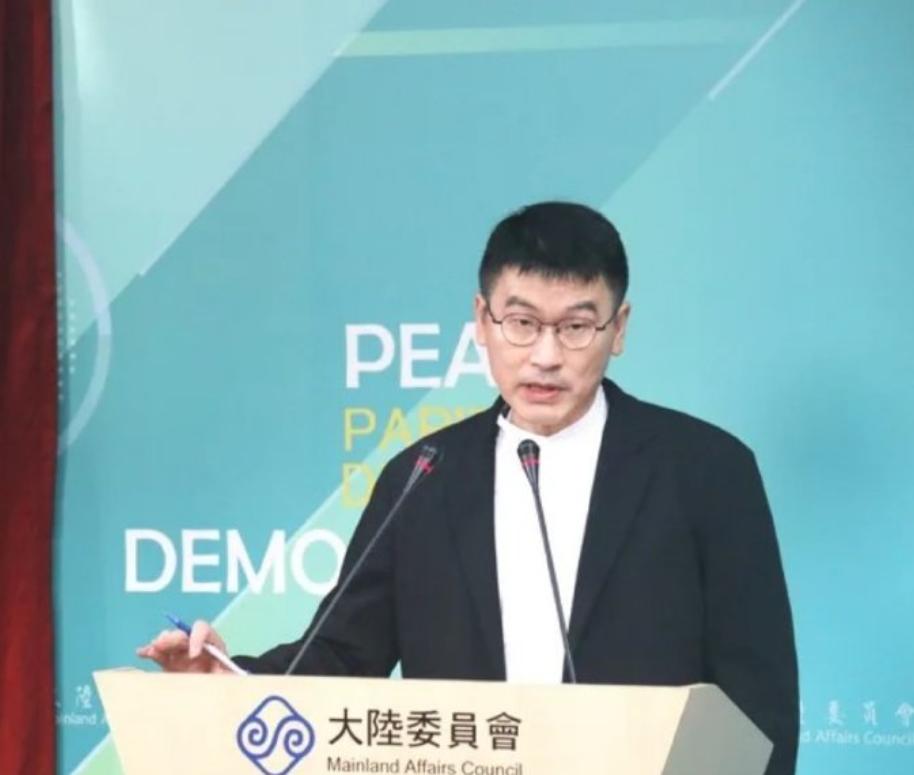 针对萧旭岑收受台商会长捐款的合影，5月28日“台陆委会”副主委梁文杰称，“萧旭岑