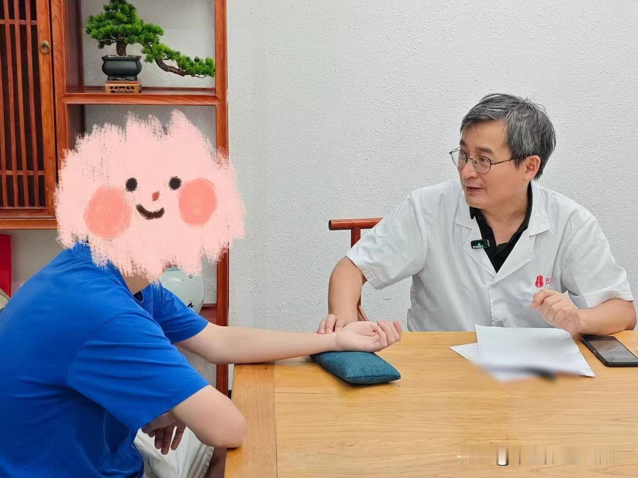 胆结石是长期胆汁代谢失衡导致肝胆疏泄失常引起的 为什么这么说呢？正经些的解释
