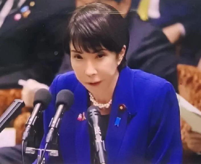 日本为何敢屡犯中华？民国“一盘散沙”的警示，如今团结便是铁壁铜墙“对付一个