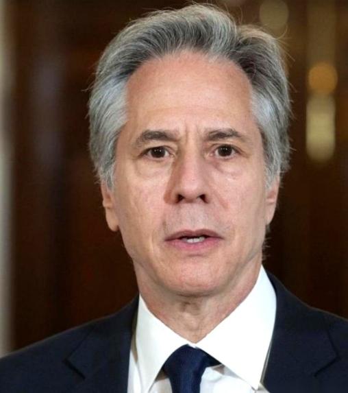 刚知道个事儿，挺扎心的。美国前国务卿布林肯，私底下跟人聊的时候吐了真言，听完我都