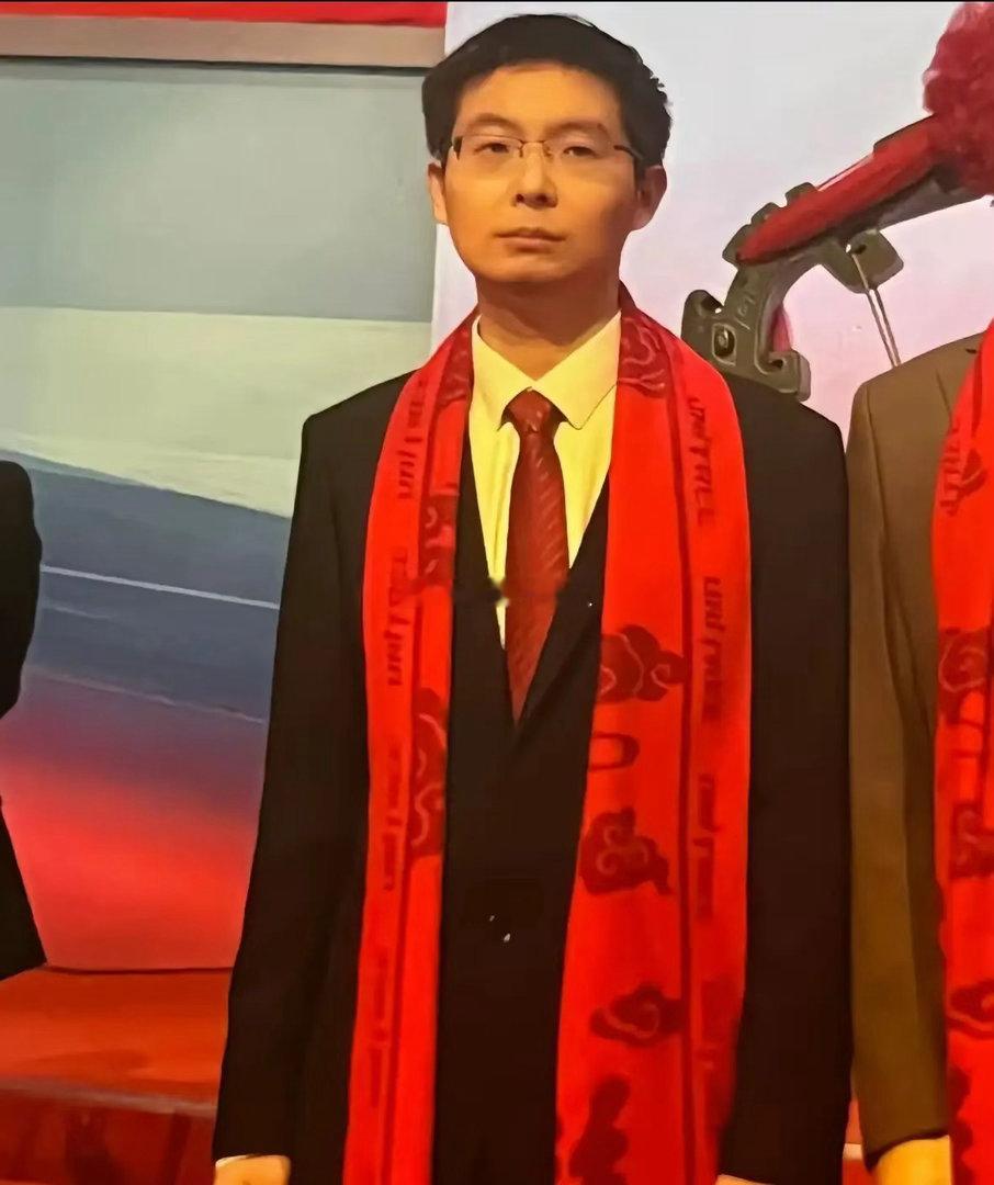 宇树科技上市，创始人王兴兴没有高兴，没有兴奋，反而一脸严肃，这两天找到原因了吧？宇树科技市值冲破40