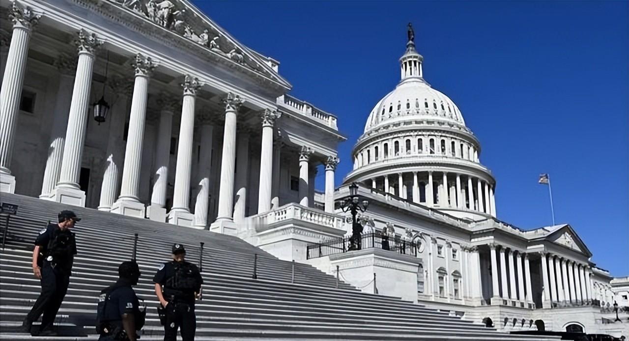 39万亿美债扛不住了！前财长保尔森喊话白宫：准备后事保尔森，2008年亲手救