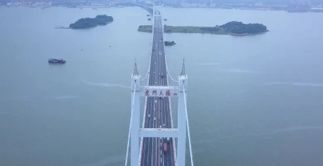 广州绕开番禺，将南沙定位为副中心，是有原因。南沙的地理位置优越，这只是基础条件。