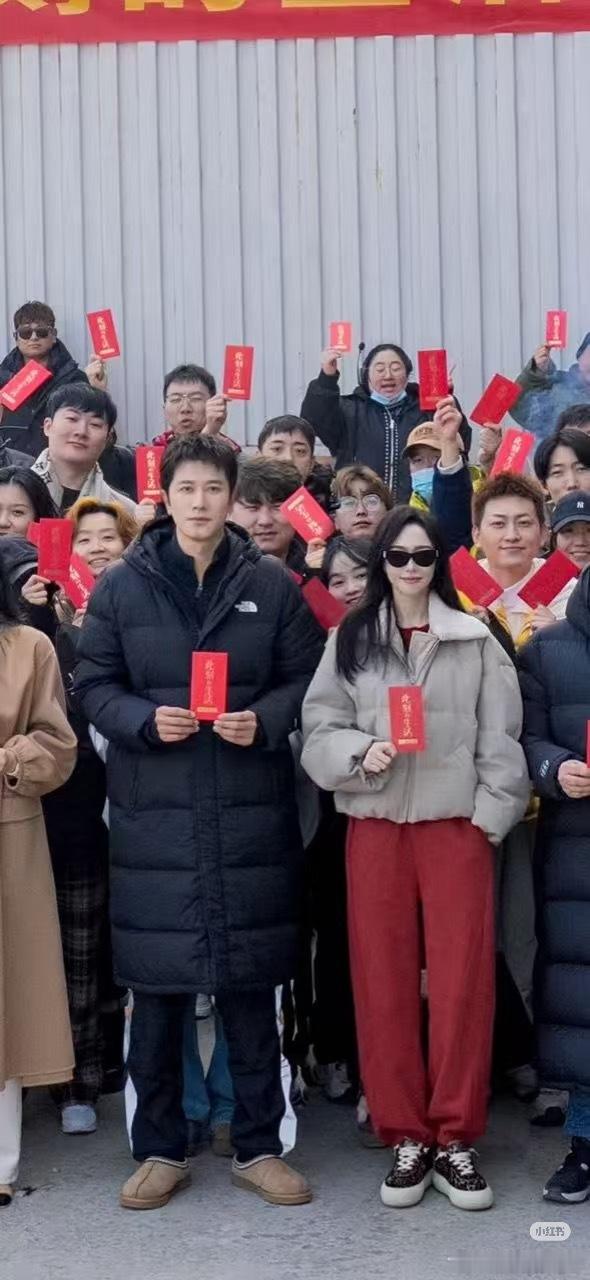 唐嫣新剧此刻的生活开机拍摄金熊猫视后带着都市大女主又来啦👏👏