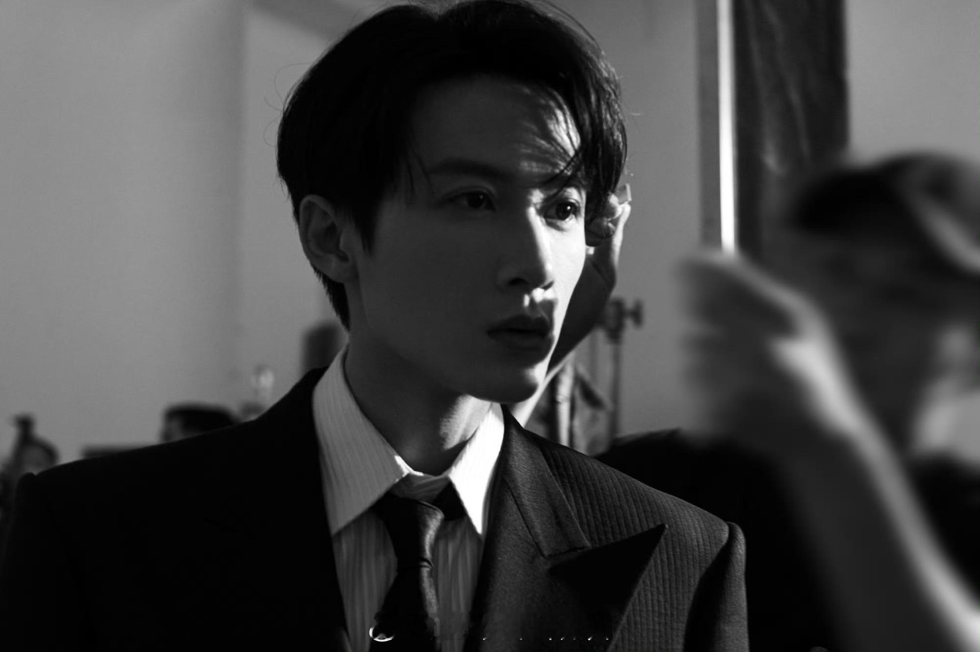 檀健次太给粉丝长脸了檀健次不愧全领域制霸从北影评委到宣传推广大使，檀健次这身份