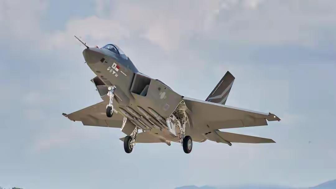 就在外界还在热议印尼采购中国歼-10CE战机的可能性时，韩国方面放出消息：印尼总