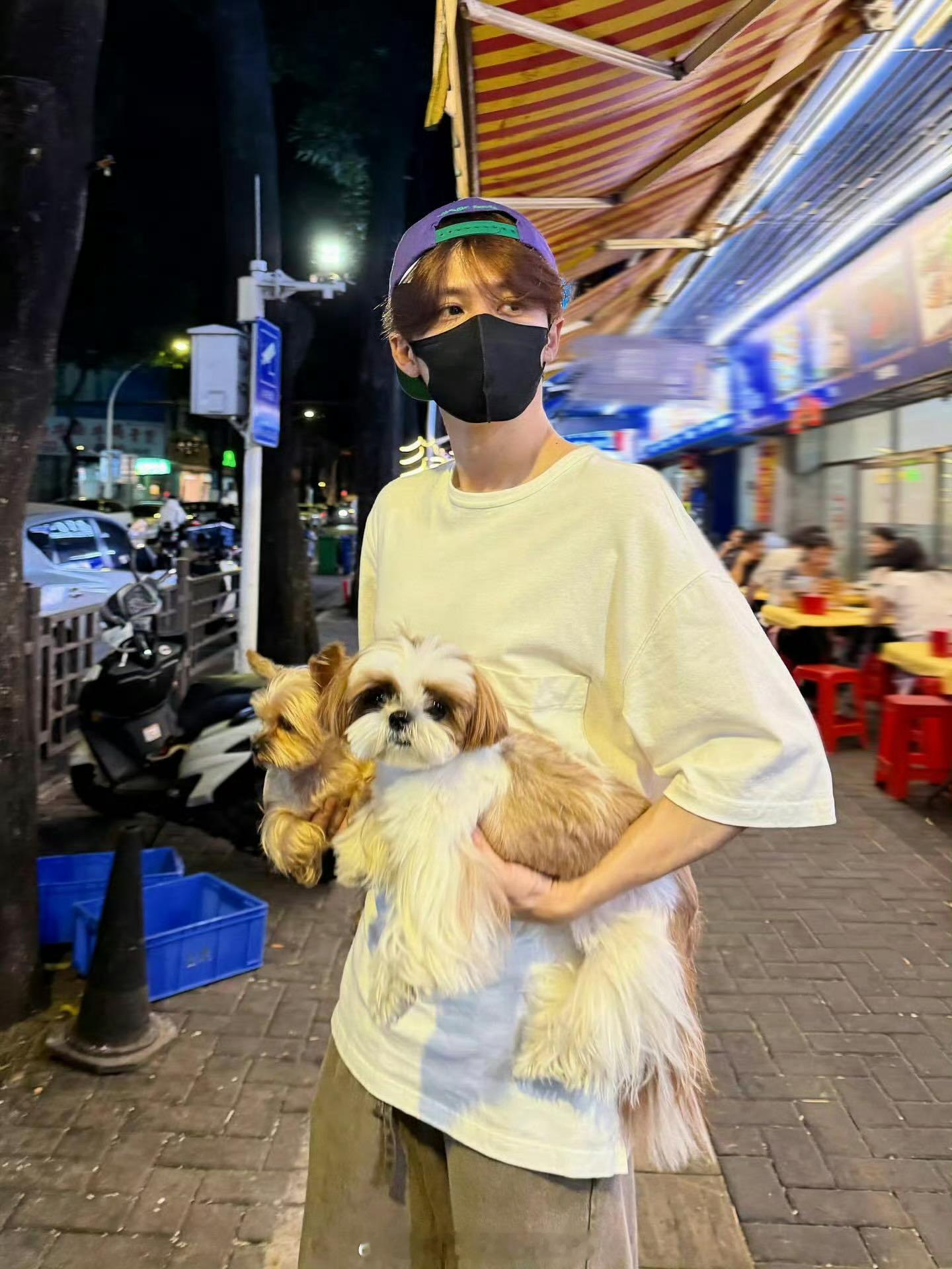 檀健次ins更新一家三口太可爱了