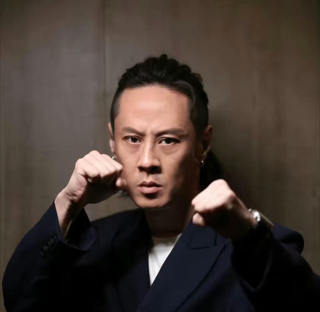 恐怕梁洛施又要掉进另一个“深渊”，马浴柯不够李泽楷有钱就算了，面相也不怎么好，看