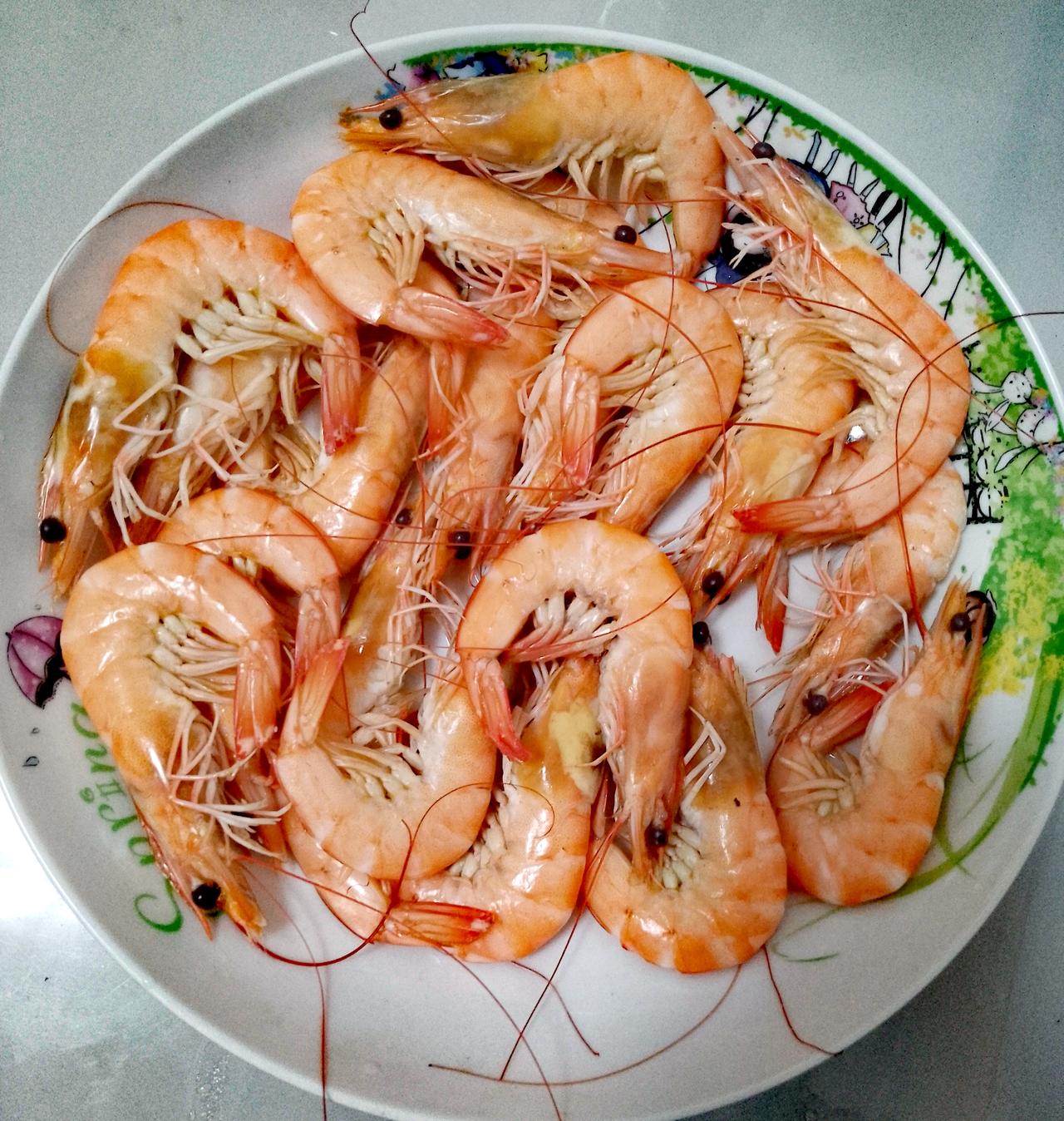 有一个外地人问广东有什么特产可以带回家的？我就说了有很多干货，例如白菜干，番薯干