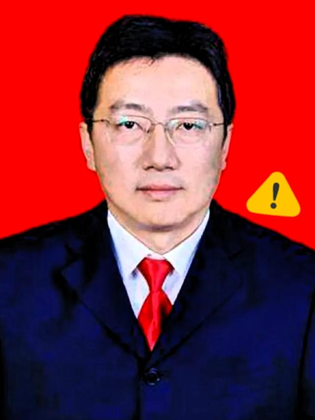 从基层干到财政副厅长！临退休落马，手握重权为何栽了跟头！56岁，离退休就差
