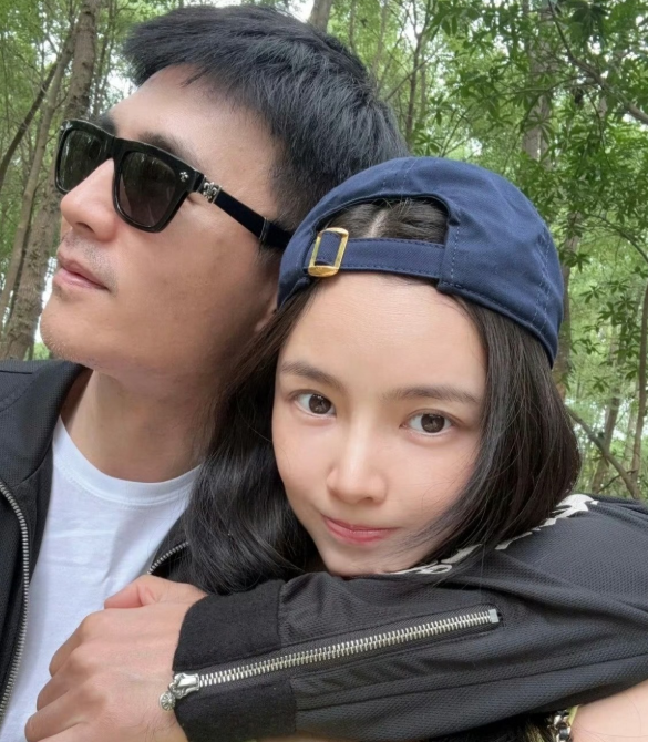 杜淳老婆带5岁女儿烫卷发，被骂“天天买热搜”她委屈回应：我没有杜淳的妻子王灿