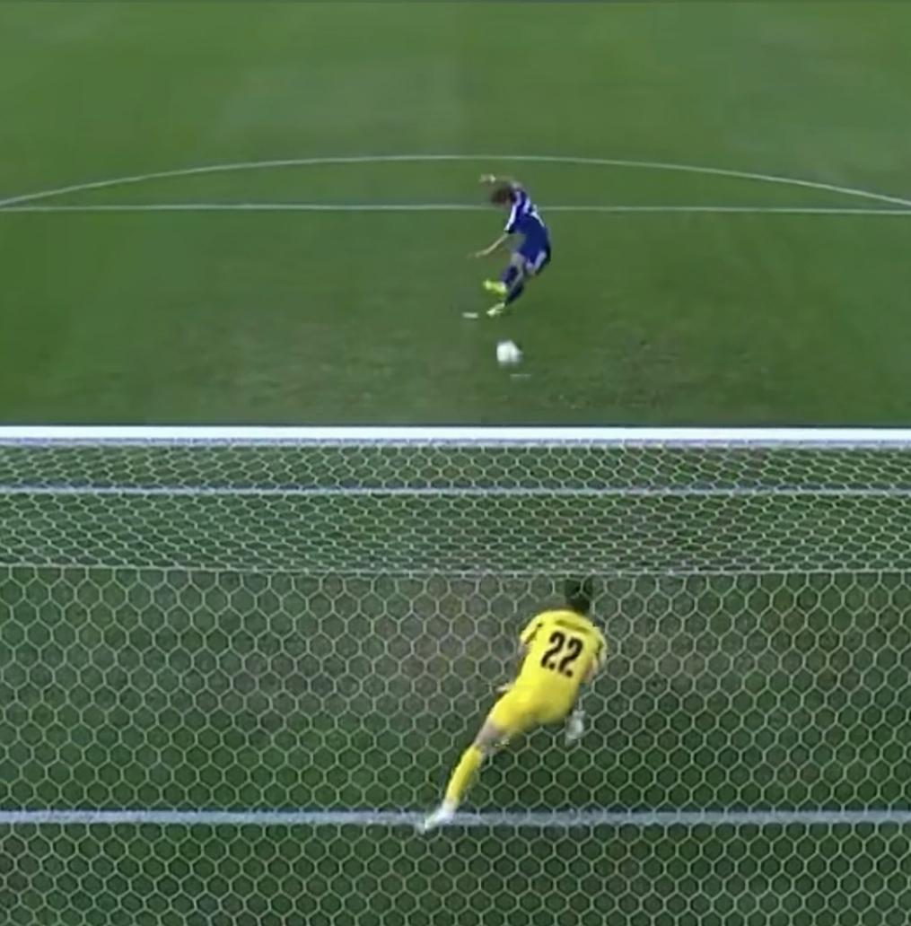 第二个点球，约旦队的门将，如果晚庆祝几秒钟，或许会改变比赛结果！但是，造化弄