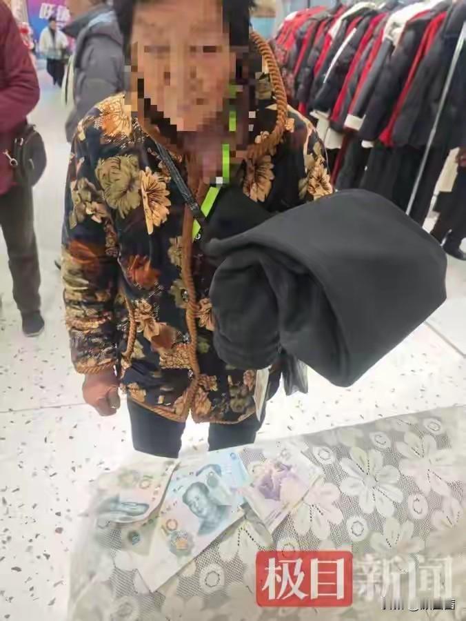 199元的棉裤只收35元，这位店主的做法，为何能让全网都跟着破防？2月11