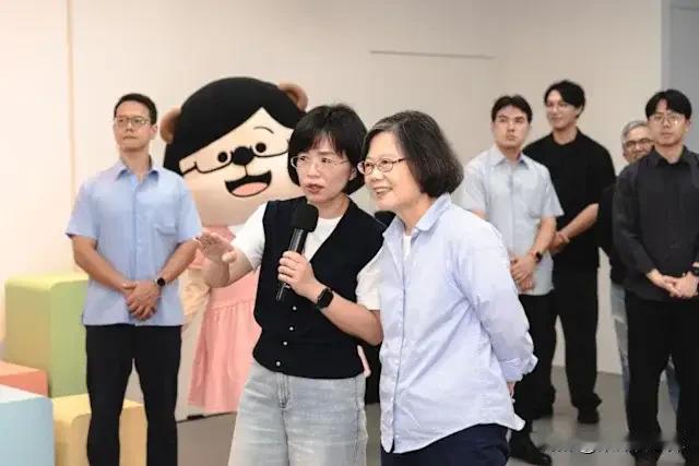 密集出任竞总主委，她高调复出是想再战2028还是仅仅绿营内部权力博弈？自24