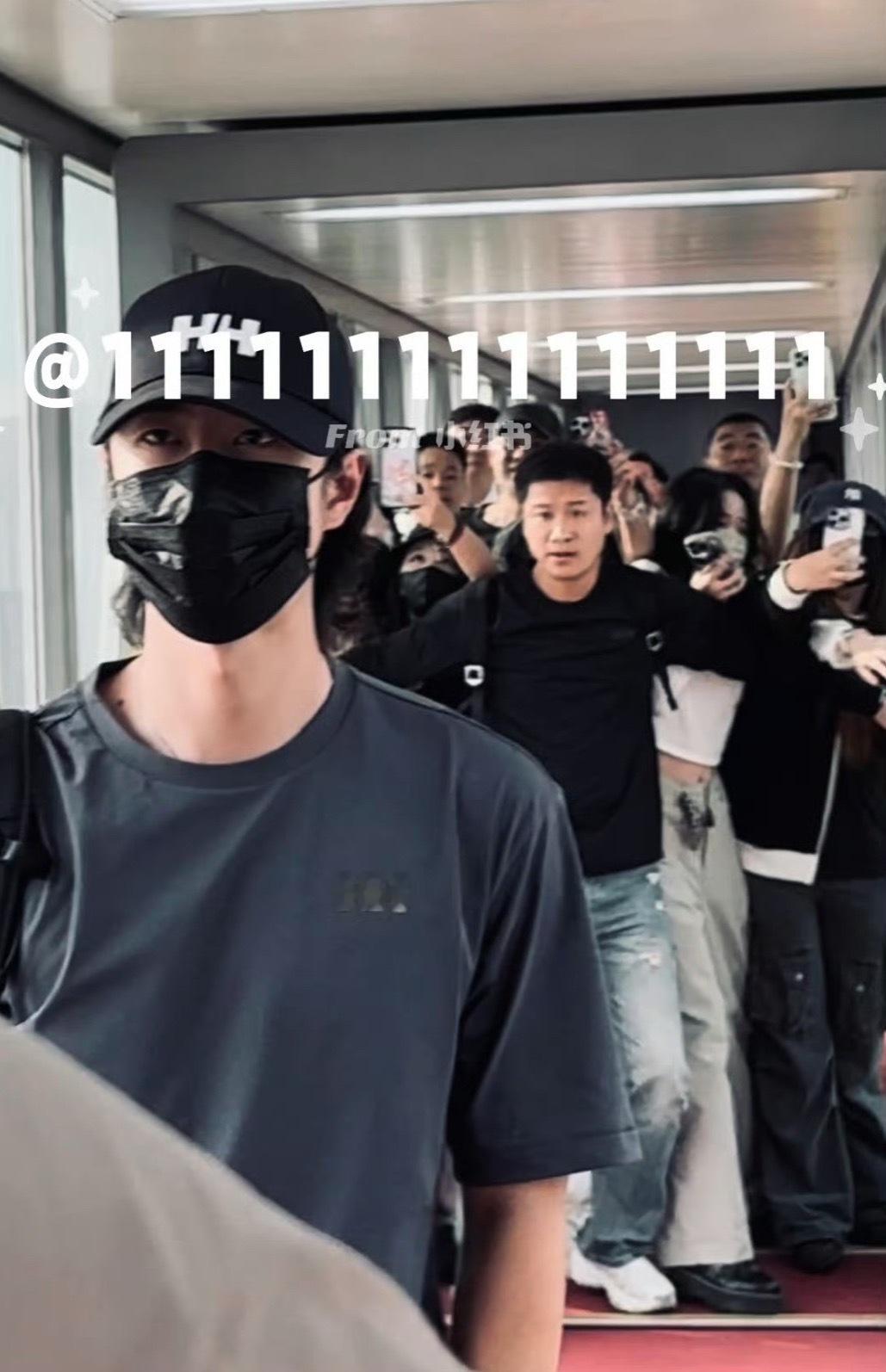 哈哈哈哈哈哈哈哈……小黑​​​