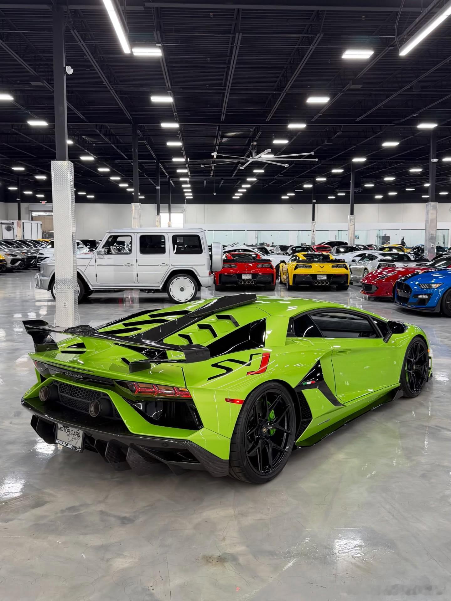 2019款兰博基尼AventadorSVJ🍀伊萨卡珍珠绿♠️宇宙黑搭