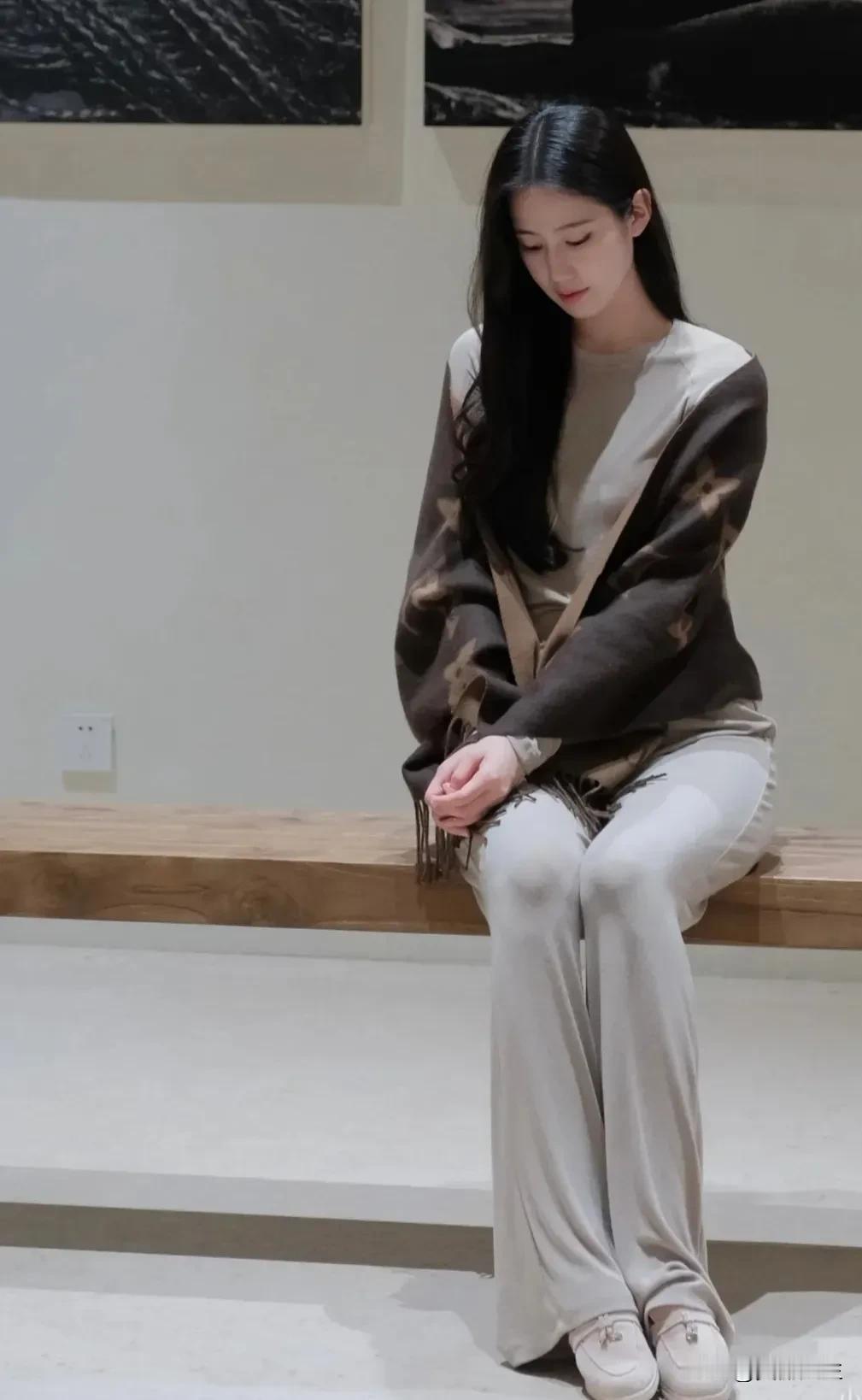 身临其中，仿佛时间都慢了下来，它不言，也不语，却是有温度的距离。