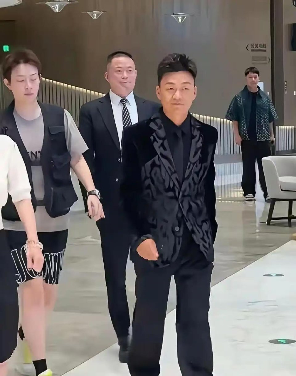 事实证明，有钱的就是帅。