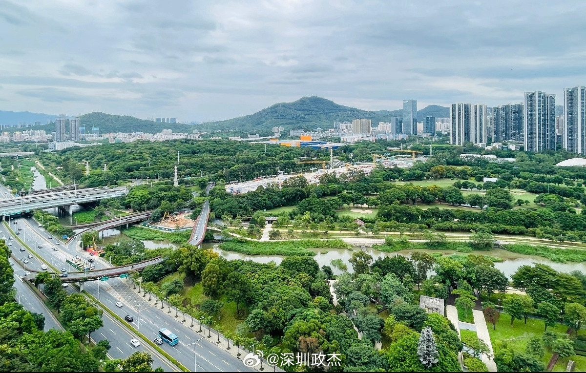 润府一期133平1450万成交，单价1450/133=10.9万，高楼层，红本在