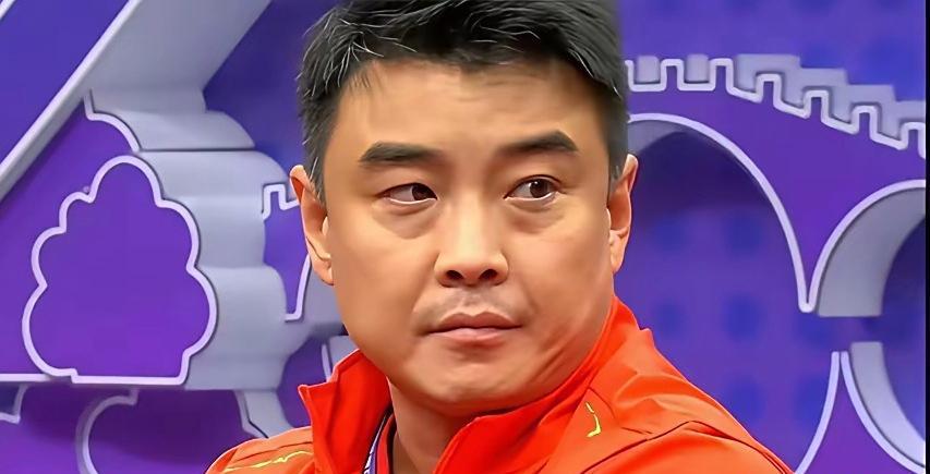 王皓这下算是摊上大事了！横滨赛王楚钦输张本智和丢冠，国乒男队遮羞布彻底被撕了！