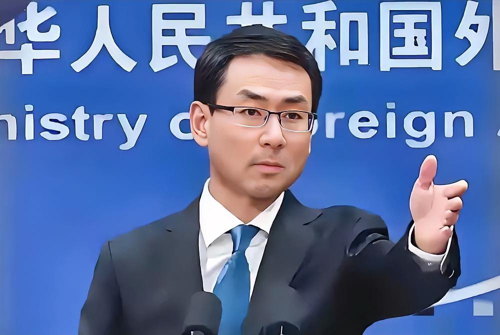 把认怂包装成智慧，这书是白读了吗？居然还有人鼓吹“在强权面前低头叫大智慧”，甚