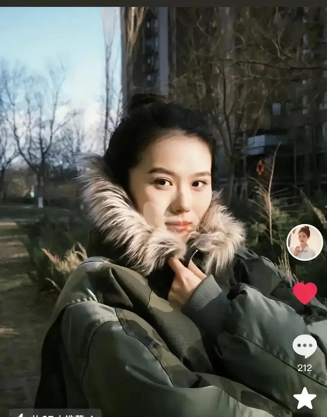 200万人预约，只为等一个背影12月31日，董宇辉把跨年乐享会搬进新直播间