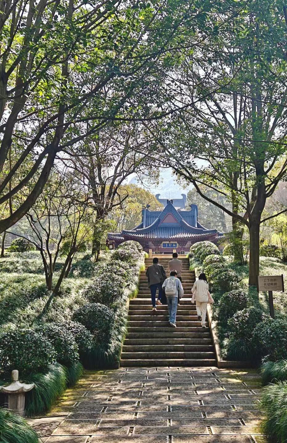 一辈子不占别人便宜的人，看似老实，实则最难招惹生活里总有人觉得，那些一辈子