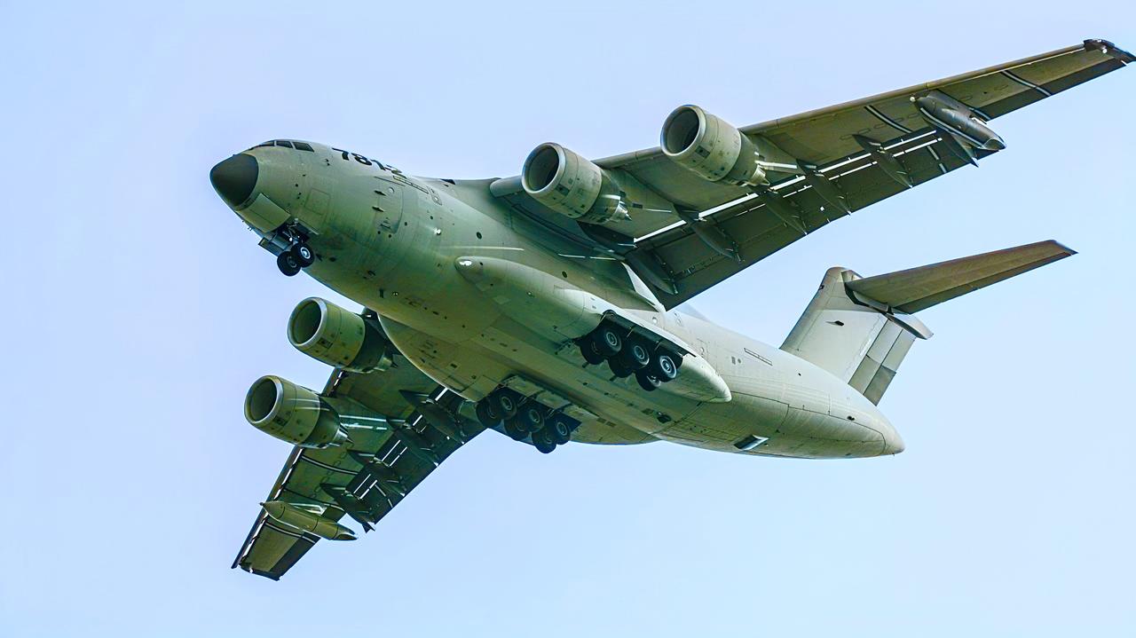 中国空军现役战略运输机达到百余架据网络图片统计数据，截止到2025年12月，