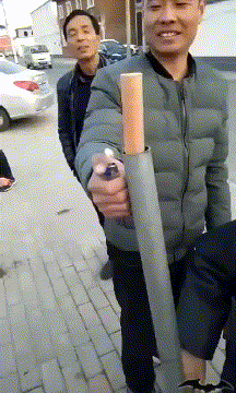 搞笑gif: 禽兽, 放开那女孩!_zzd_学生时代