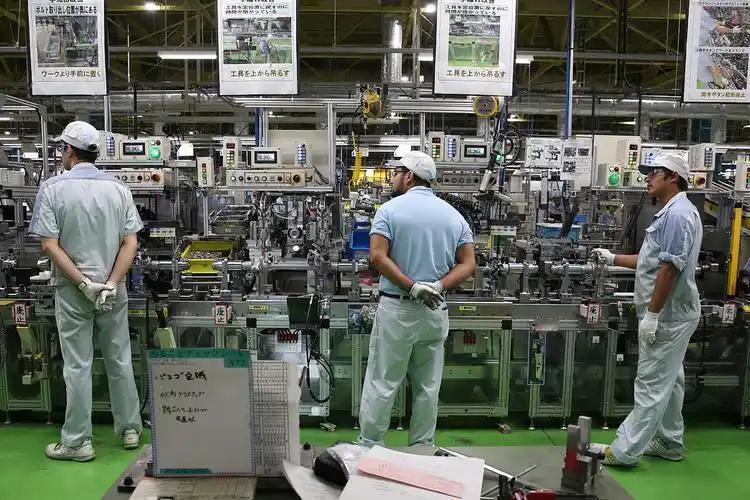 日本工业优势集中在精密机床、精密仪器、半导体材料、精细化工与基础原材料领域。全球