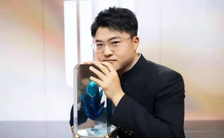 Uzi有望加盟IG？有点太离谱了吧[捂脸哭][捂脸哭][捂脸哭]前EDG经理“老