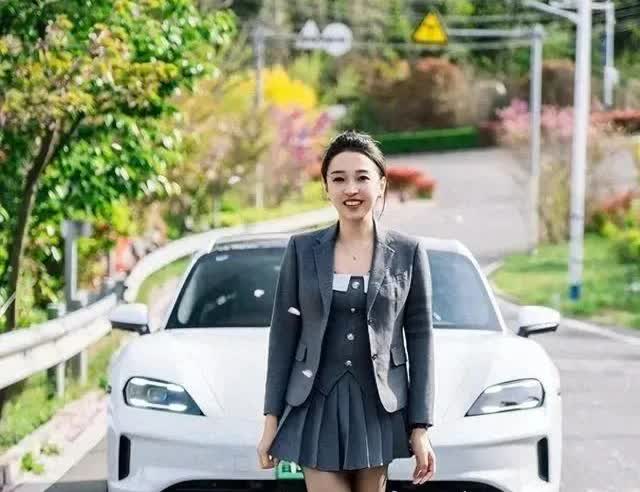 保时捷女销冠真容曝光！老顾客超700名，今年已售80辆，秘诀曝光！最近刷