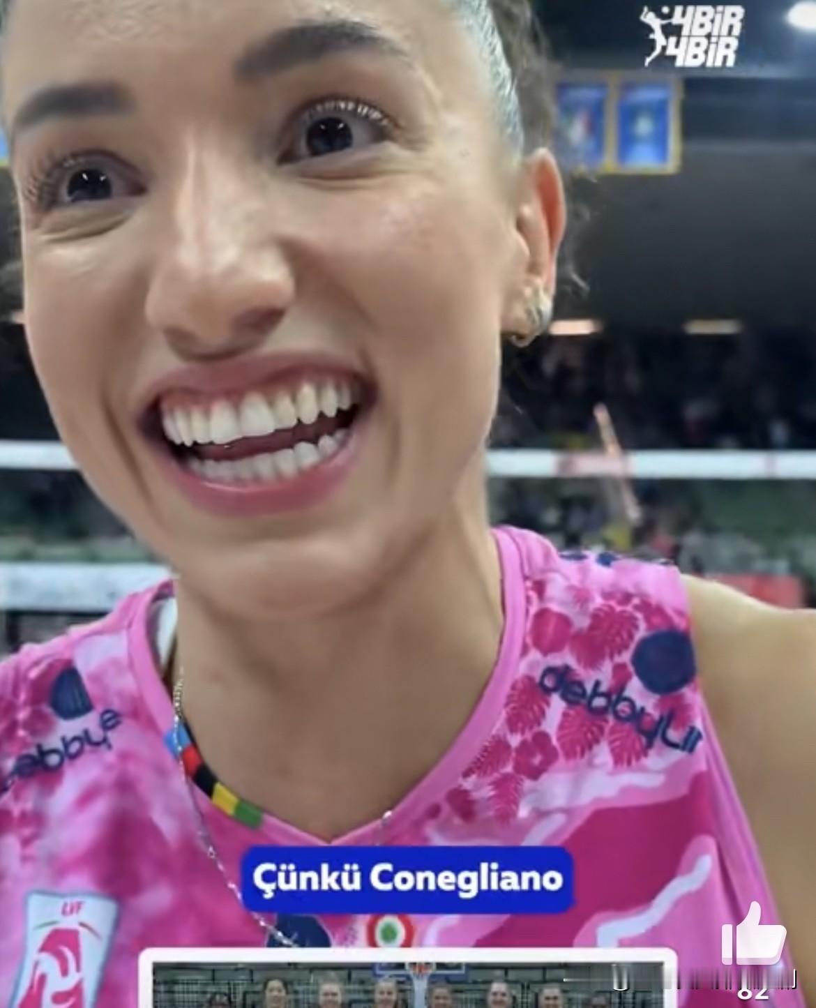 加比用过往队友组一支梦之队沃洛什-索萨居内什-法尔朱婷-哈克德吉纳罗