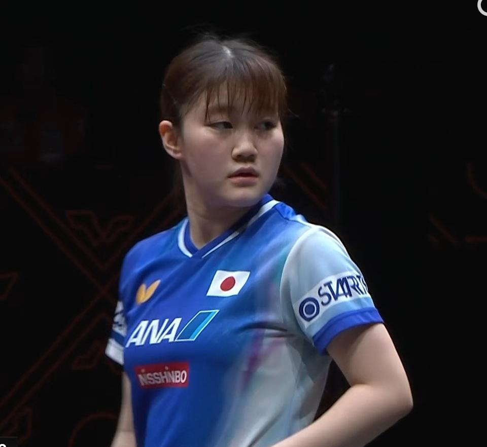 大藤沙月4-0桥本帆乃香香港总决赛女单16进8，大藤沙月横扫队友轻松晋级。能