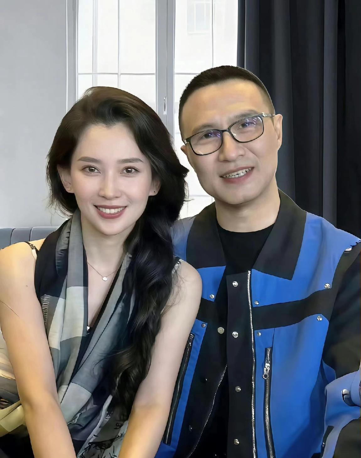 汪峰和女友森林北现在足足有六个孩子要养呀。森林北和前夫的两个孩子，离婚后归她抚