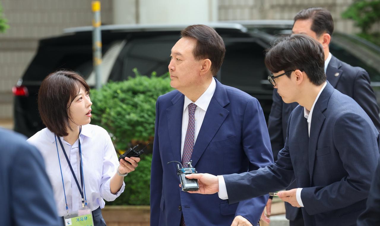 尹锡悦前防长不服判决当地时间16日，韩国前国防部长金龙显不服法院对其作出取保候