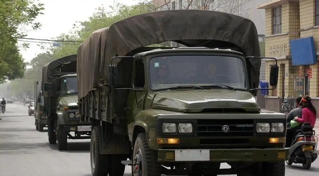 军车为什么几乎都是柴油车，而不用汽油车和新能源车呢？答案很简单：战场上，活下来比
