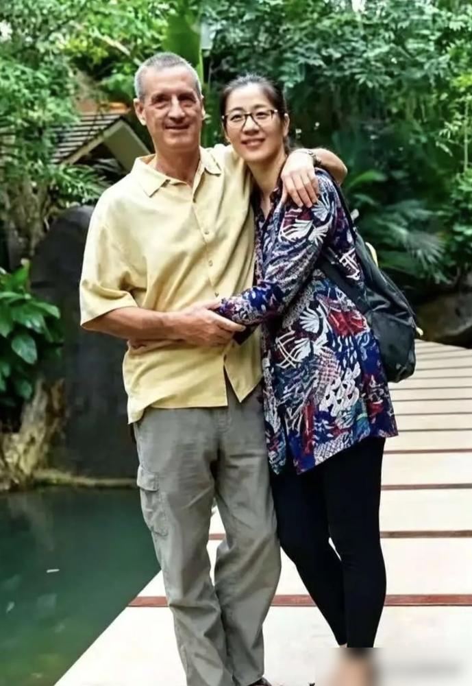 22岁拿下奥运铜牌，188厘米的李月明曾被称为中国女排“最美副攻”。可几十年后，