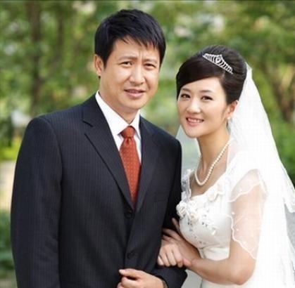 2004年，前妻嫌弃张国强没有本事赚钱，执意要和他离婚，张国强苦苦挽留，最终前妻