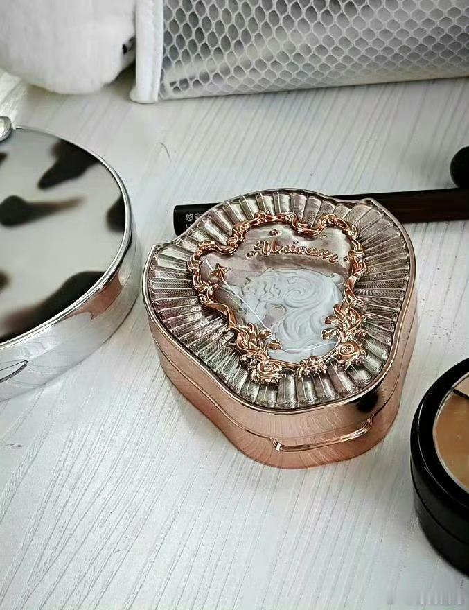 室友帮忙化妆要不要给她支付钱呢以为自己很抗打直到化了泰妆