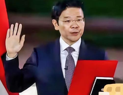 12月21日，新加坡总理黄循财在回答记者提问时表示：新加坡绝对不允许任何国家和企