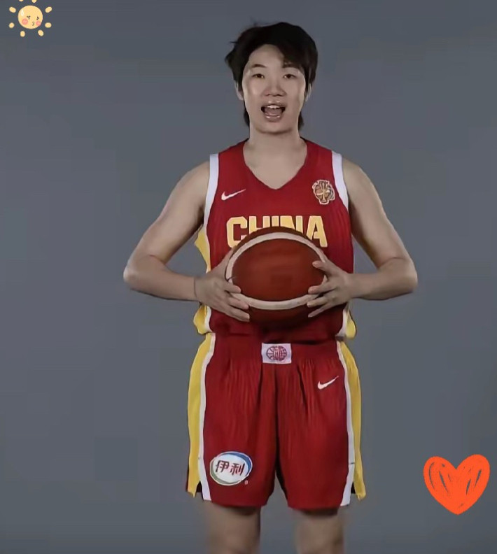 李月汝去不了世界杯，已经够让人憋屈了。结果女篮转头又扔出一个重磅决定——宫鲁鸣让场均9分的陈玉婕当队