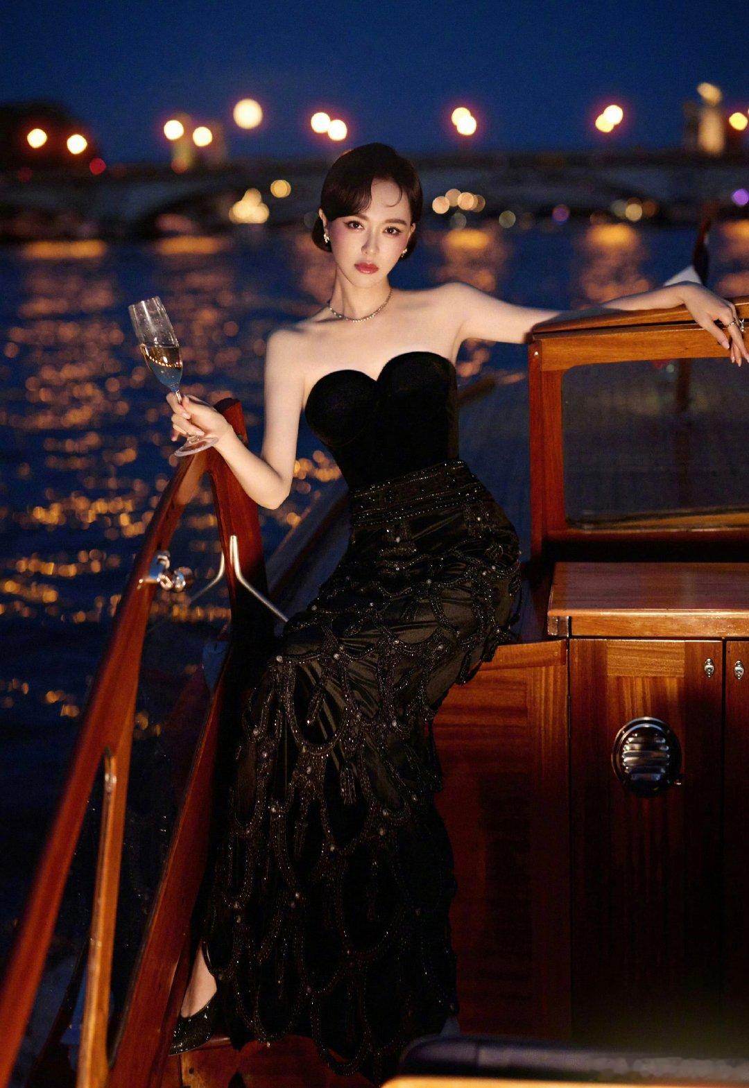 唐嫣｜Tiffany巴黎品牌活动第二套高定造型～每一次出席国外大活动，都能拿出非常大气及争气的美貌和