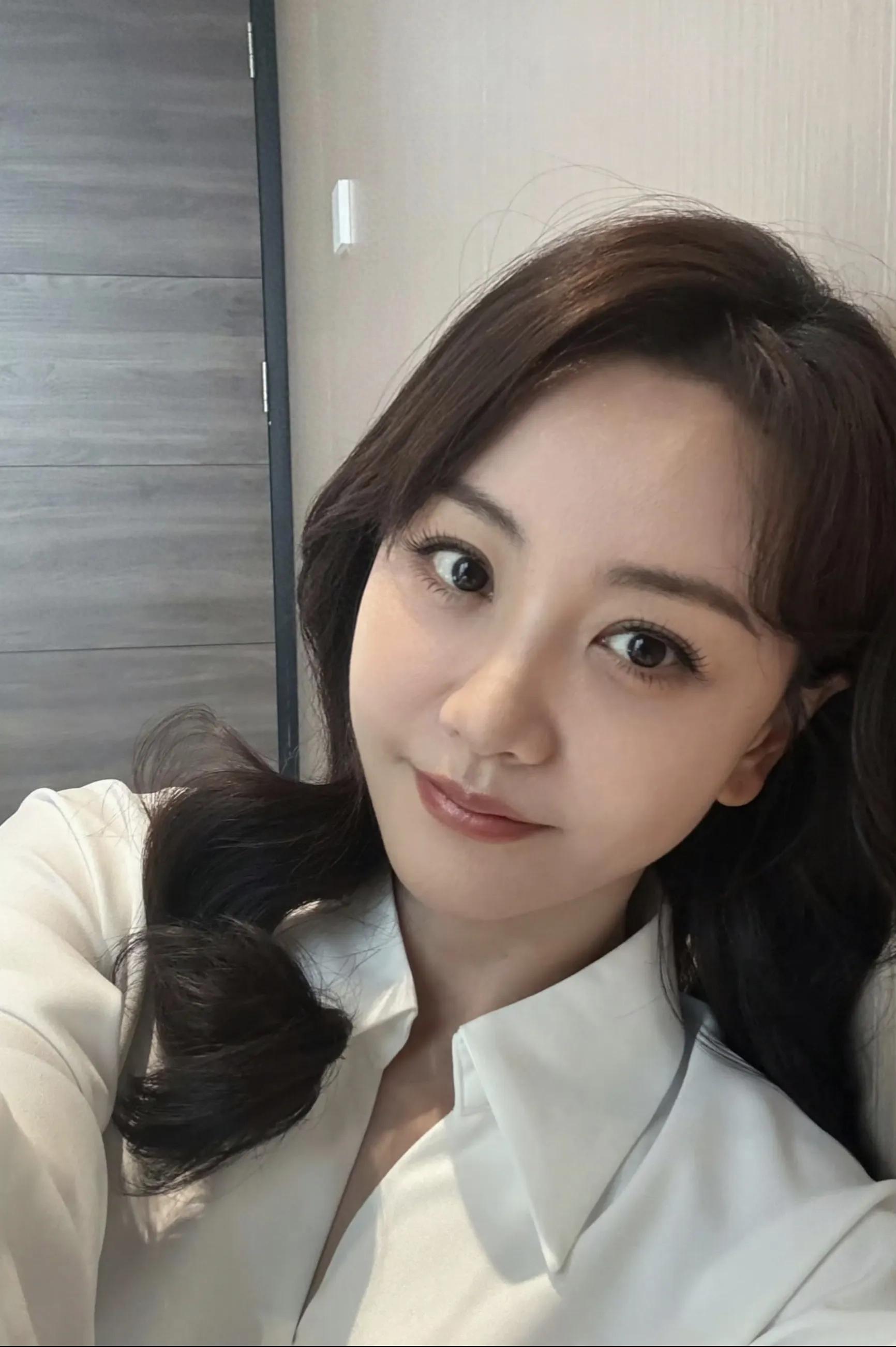 女星杨蓉魅力造型，芳华绝代、绝世佳人！