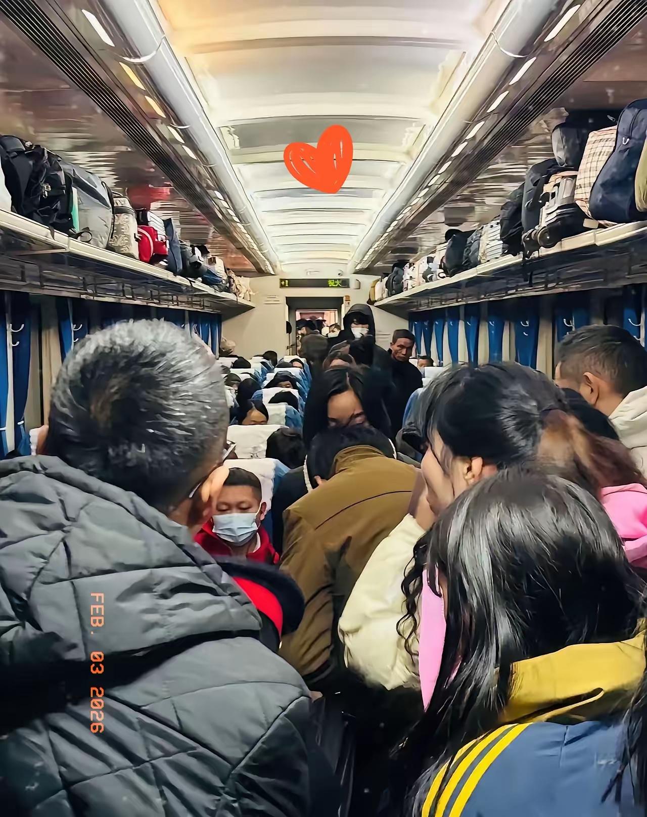 飞机没想到，高铁没想到，大巴更没想到，一年一度的春运开始，绿皮火车竟然一票难求！