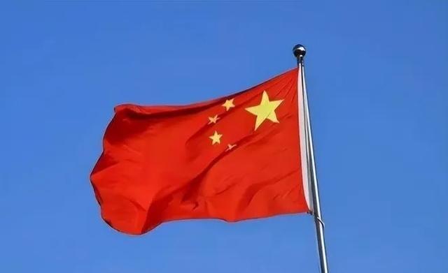 “精英们把子女和存款都押在美国，一旦中国科技追上，那张绿卡就贬值。开征弃籍税，凡