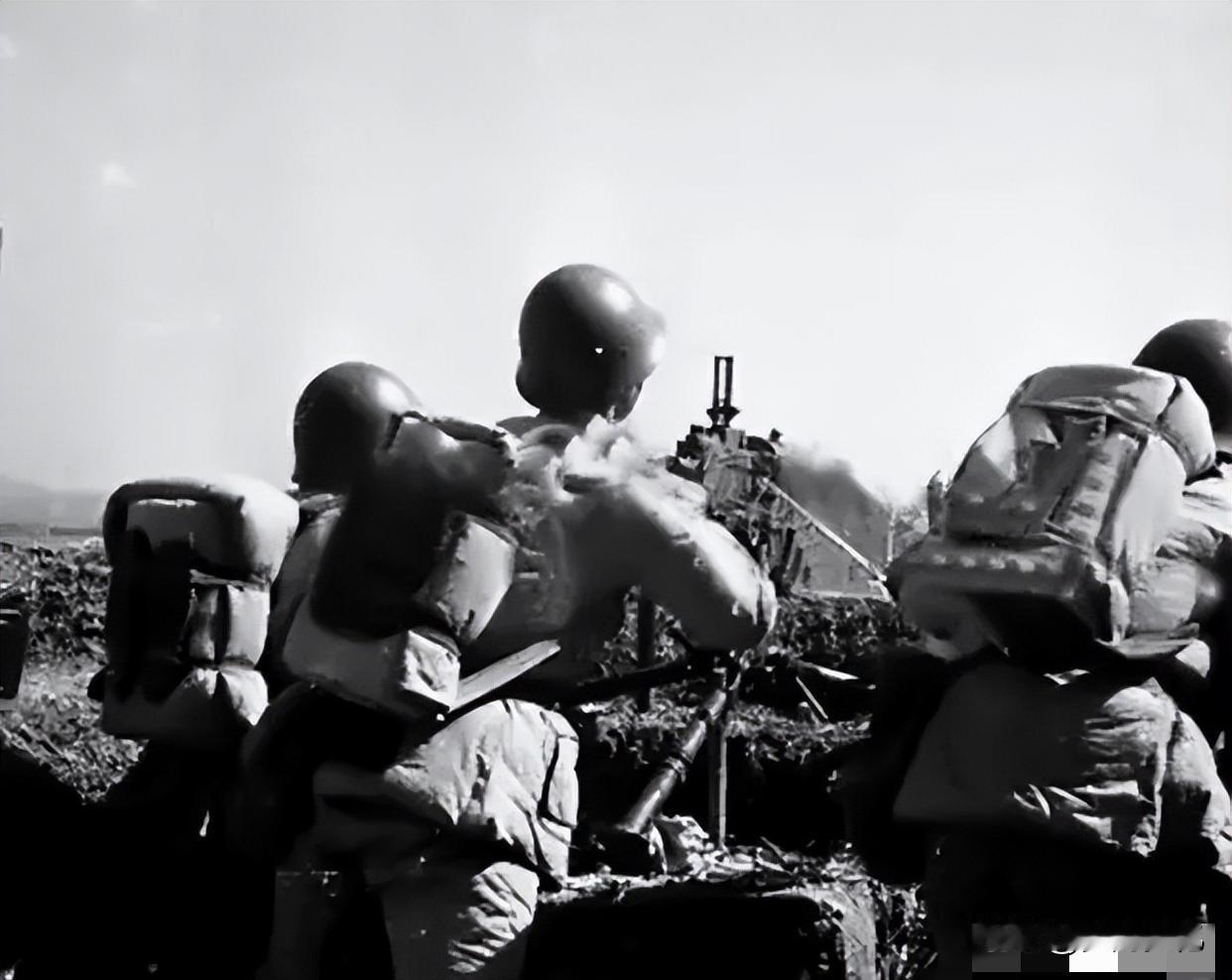 1947年孟良崮：当“王牌中的王牌”带足三百万发子弹，却在水尽粮绝的绝境，将两百