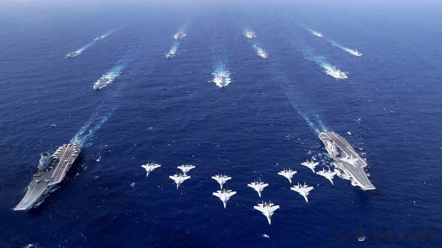 辽宁舰沿琉球群岛霸气北上，彰显远洋实力12月7日，中国海军辽宁舰航母战斗群沿